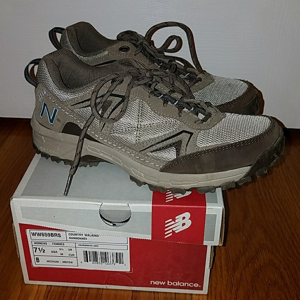 659 New Balance Country Walking 7 1/2 sneakers